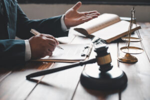 Cómo puede ayudarte el despacho de Law Office of John W. Redmann tras un accidente por responsabilidad por productos defectuosos en Gretna